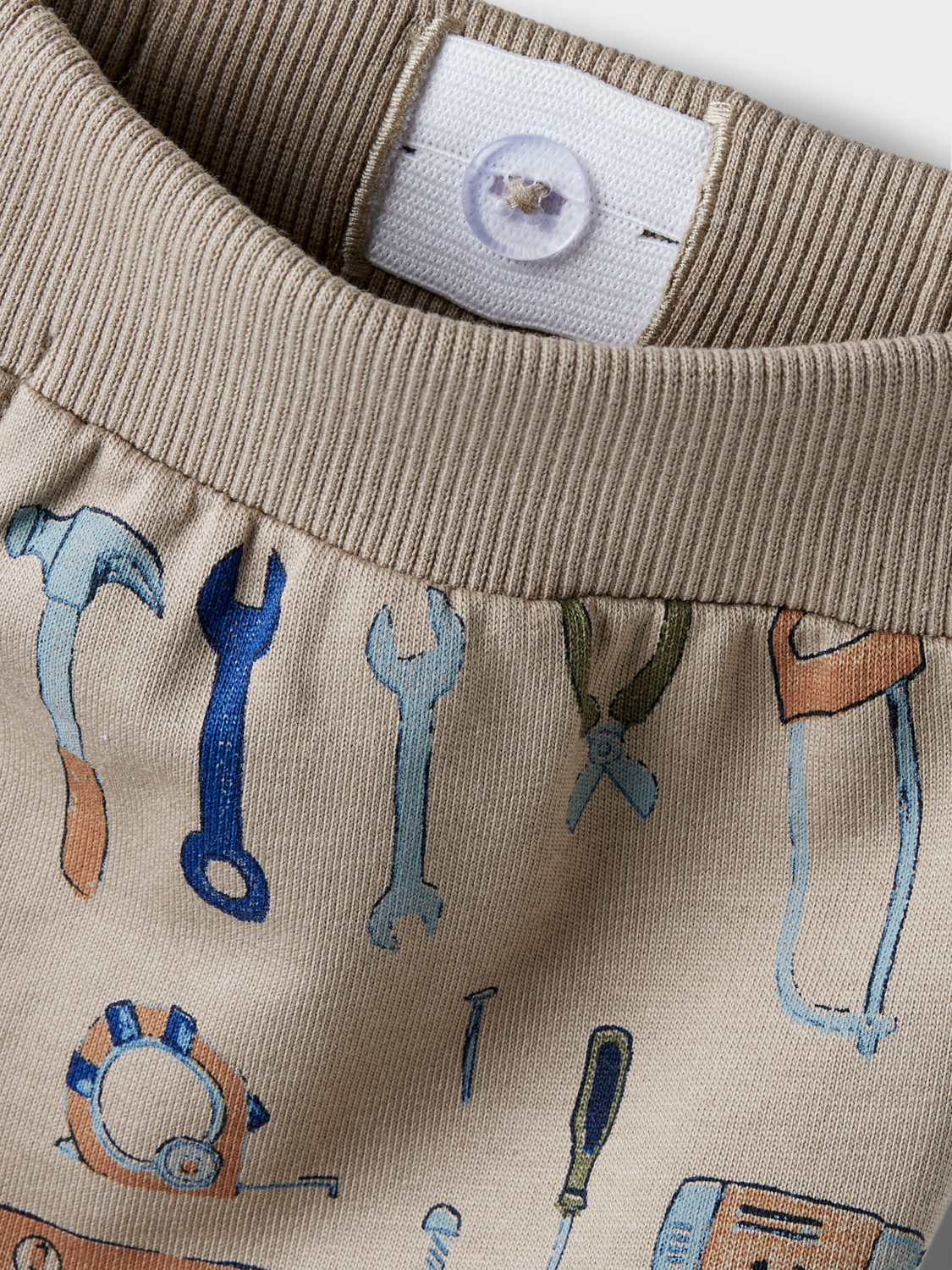 model_shot-front_full